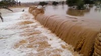 فيديو: السيول عبرت السد الغاطس ووصلت 