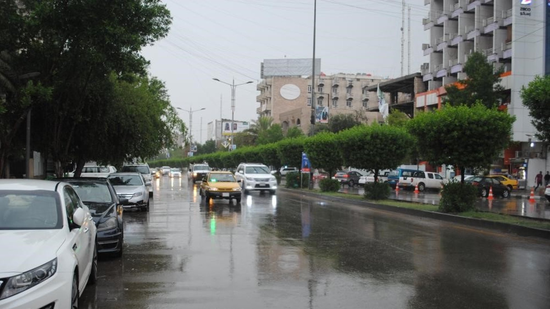 طقس العراق: الأجواء غائمة جزئياُ وزخات مطر في المنطقة الوسطى والجنوبية