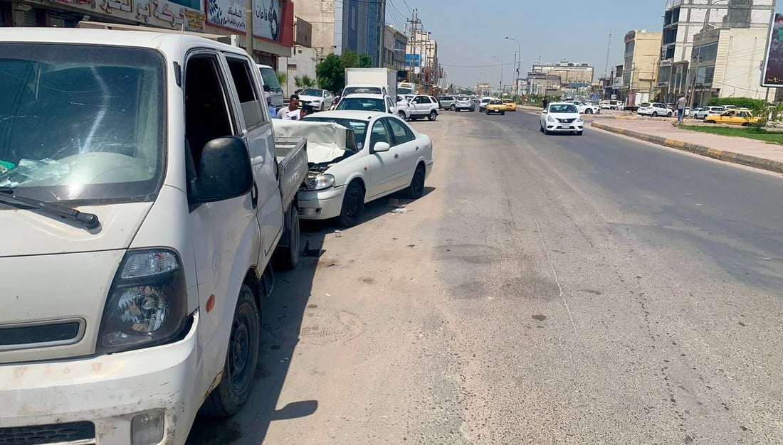 صور: مصرع سائق “نيسان” بعد اصطدامه بـ”كيا” متوقفة وسط البصرة