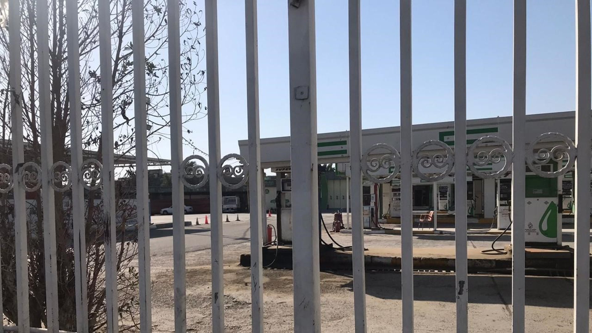 خلاف مع وزارة النفط حول التهريب يبقي مناطق في بغداد بلا 