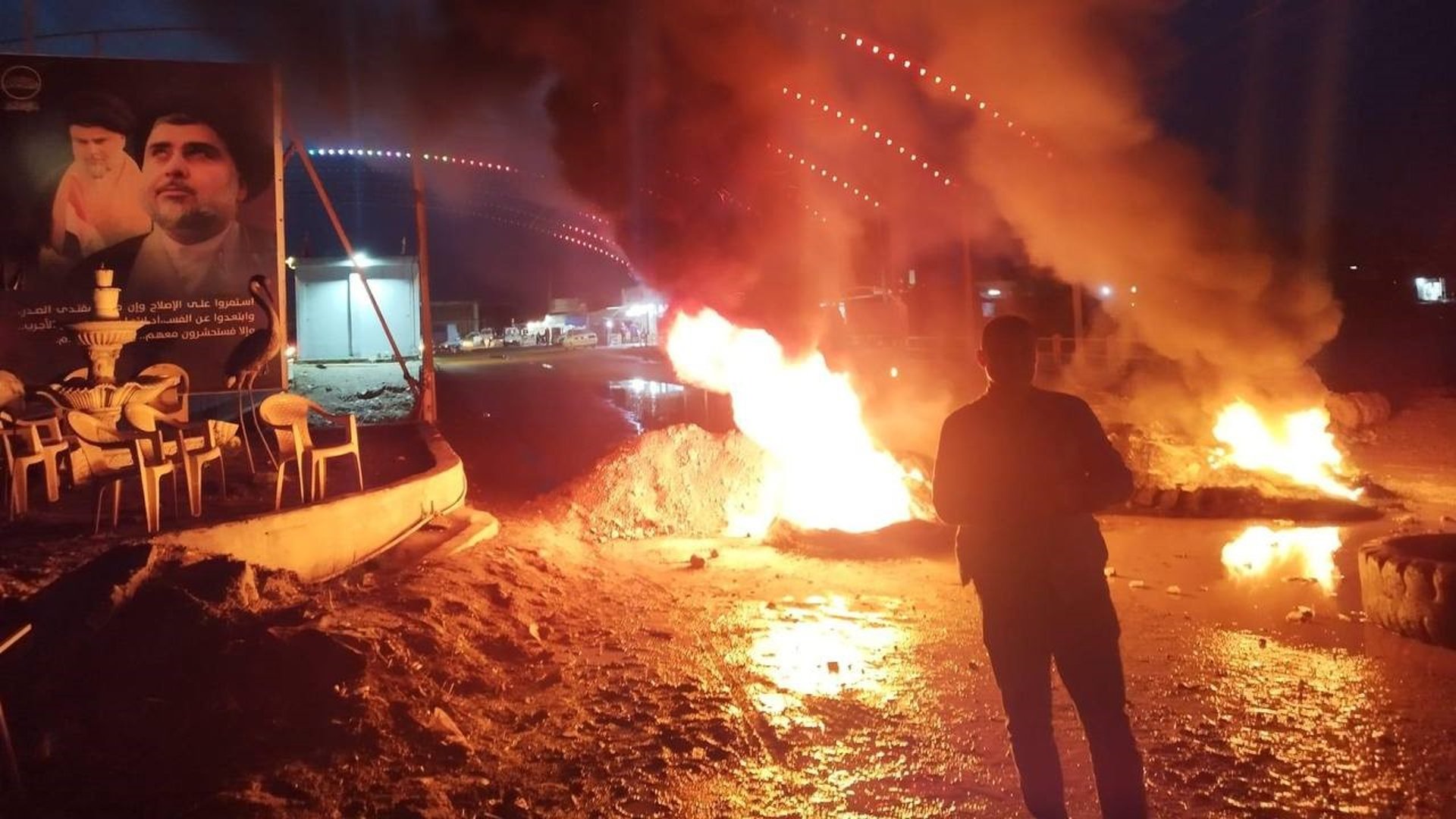 صور: مظاهرات ليلية ضد هادي العامري في ديالى.. اعتصام يدافع عن محافظ 
