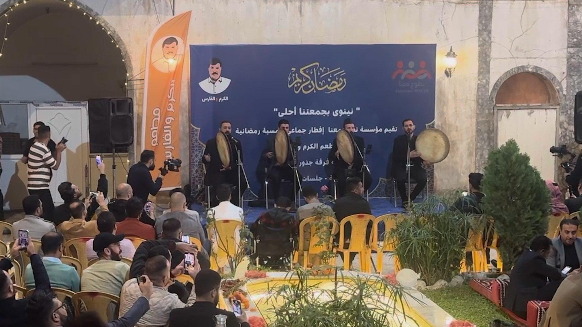 إعلاميون وناشطون ومؤثرون من الموصل أفطروا على مائدة واحدة في بيت الطوالب