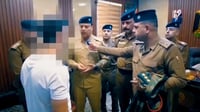 فيديو: حوار غريب بين قائد شرطة الكرخ ومنتحل صفة نقيب ين...