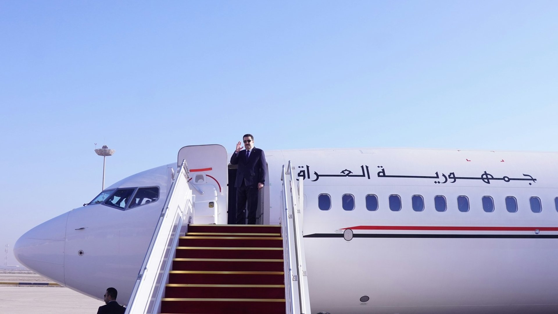 السوداني يعود إلى بغداد بعد جولة سياسية خاطفة في طهران