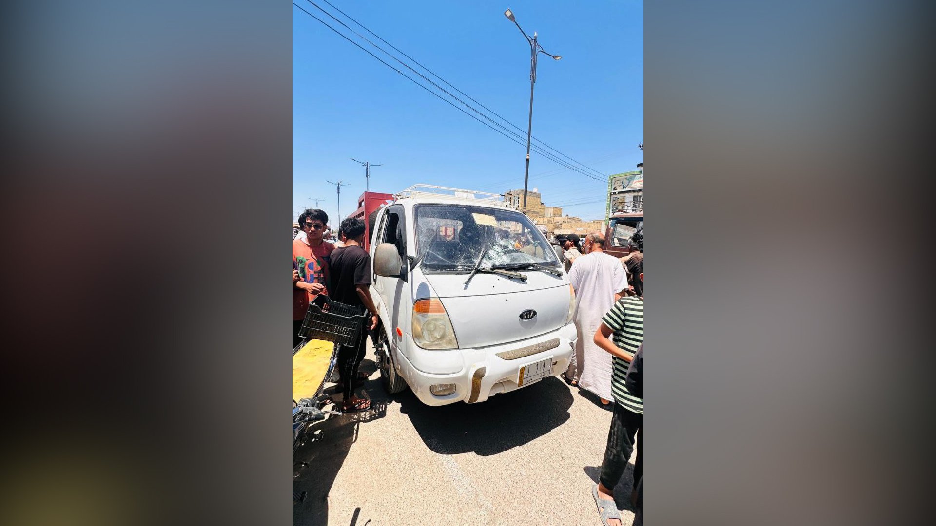 صور: مسلحان في الناصرية فتحا النار بوجه سائق سيارة الجاموس وقتلاه فوراً