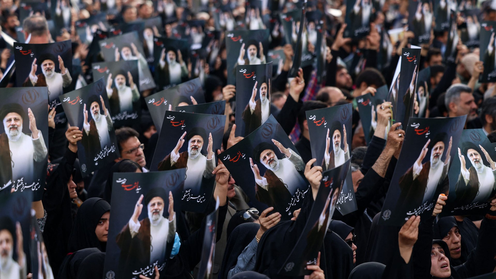 صور وفيديو من مراسم تشييع الرئيس الإيراني ومرافقيه في تبريز
