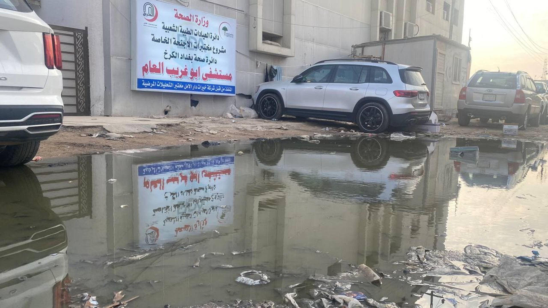 أبو غريب لا تصدق بأن مشكلة المبازل والمجاري وجدت حلاً.. وللشركات رأي آخر (صور)