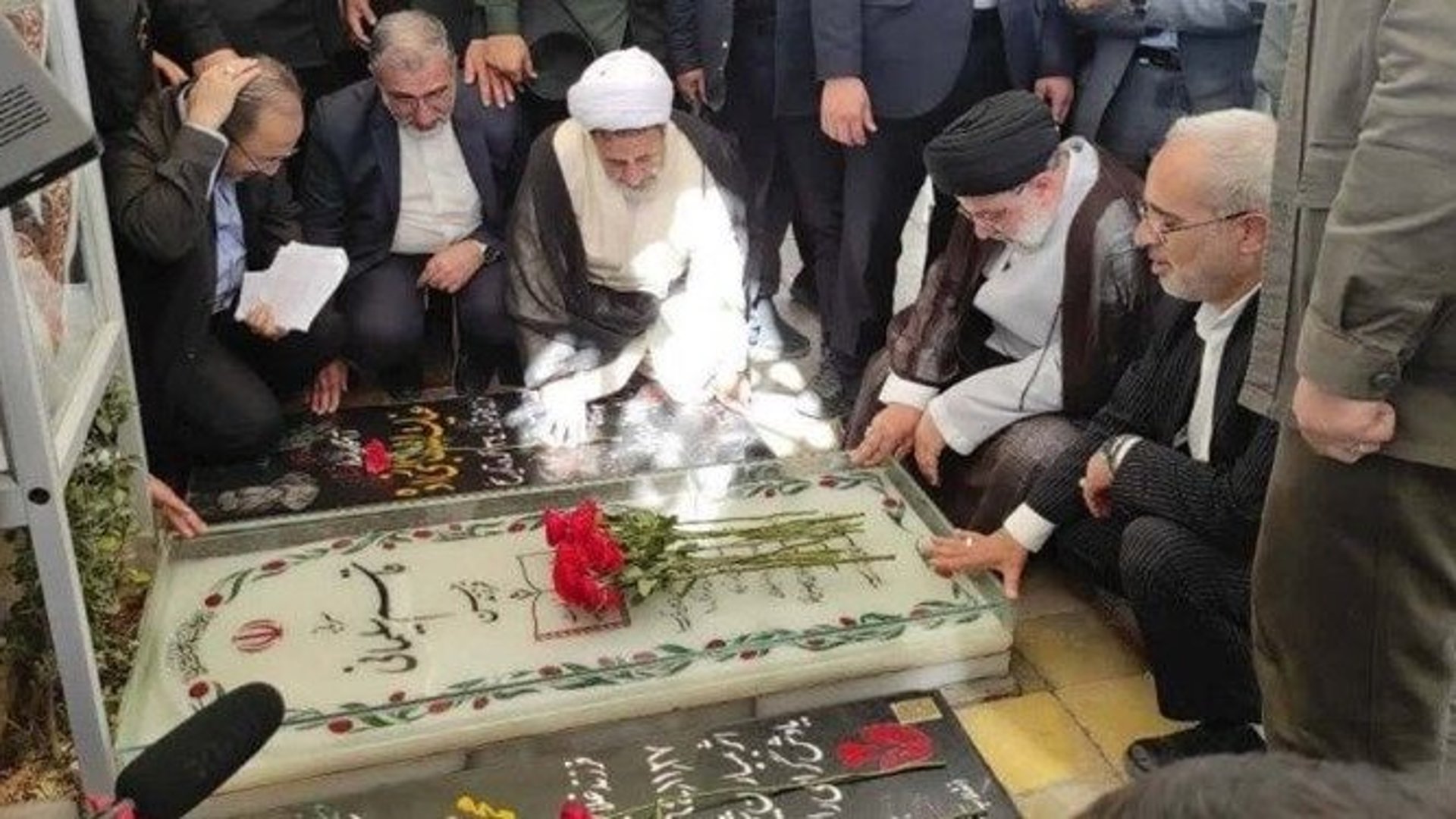 الدوام مستمر في محافظات إيران.. والعطلة في مسقط رأس سليماني
