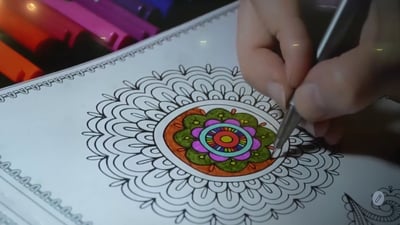 فيديو: البوسنة تعالجك بفن هندي في أربيل.. تعال كبيراً كنت أم صغيراً لمعرض الكتاب