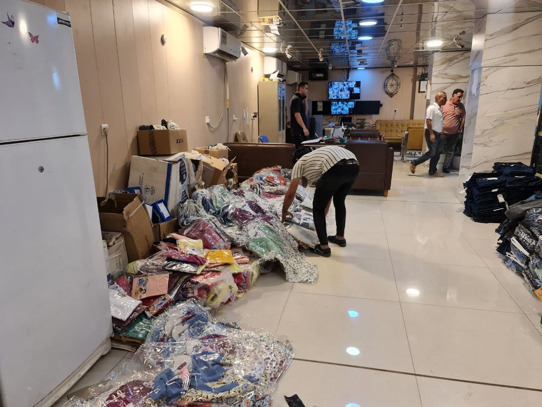 السماوة: التجار يوزعون آلاف الهدايا للعوائل المتعففة استباقاً للعيد (صور)