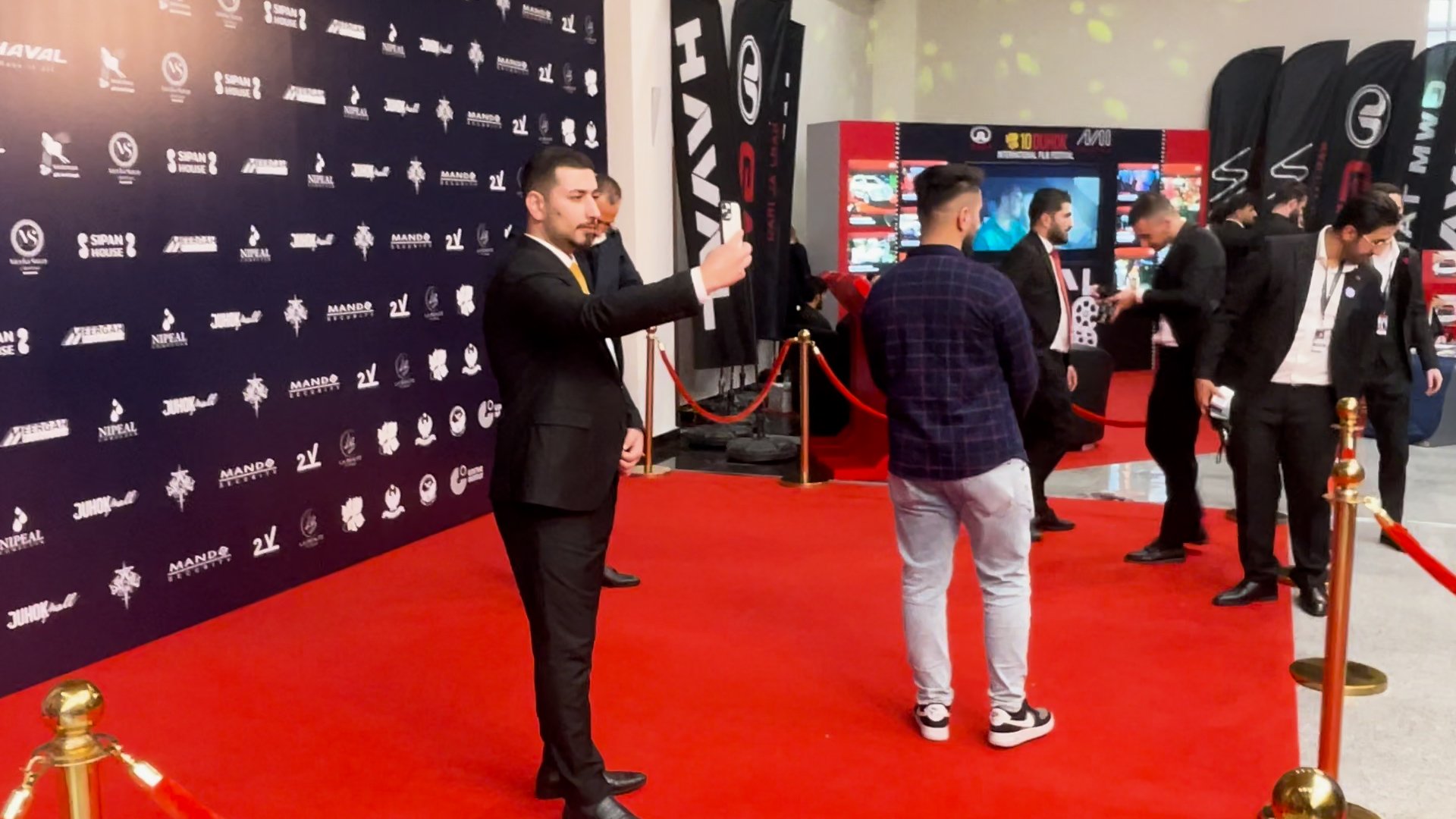 مهرجان دهوك عرض فيلم "اخفاء صدام حسين".. المخرج الكردي سعيد بالأصداء