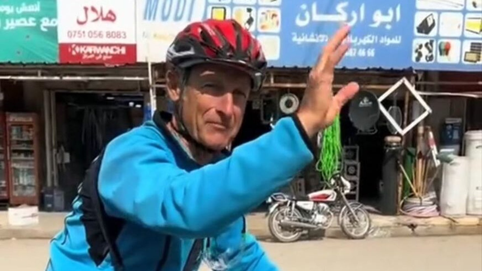 صور: ألماني يصل إلى كركوك على دراجة هوائية.. دخل عبر تركيا ووجهته دبي