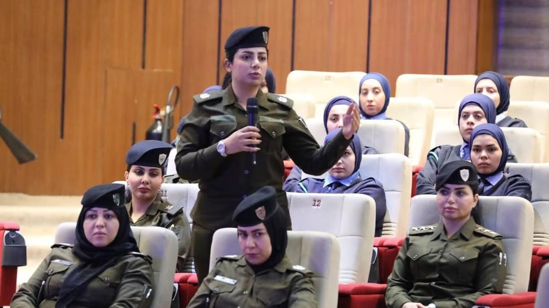 Iraqs interior minister to establish female police patrols