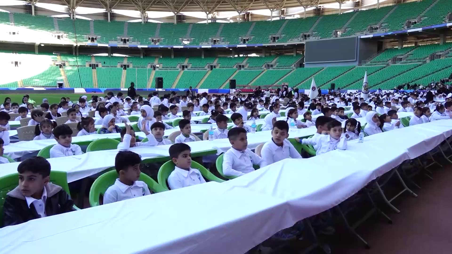 فيديو: المدينة الرياضية في البصرة صارت مدينة رياضيات.. 1600 طالب لسباق الحساب