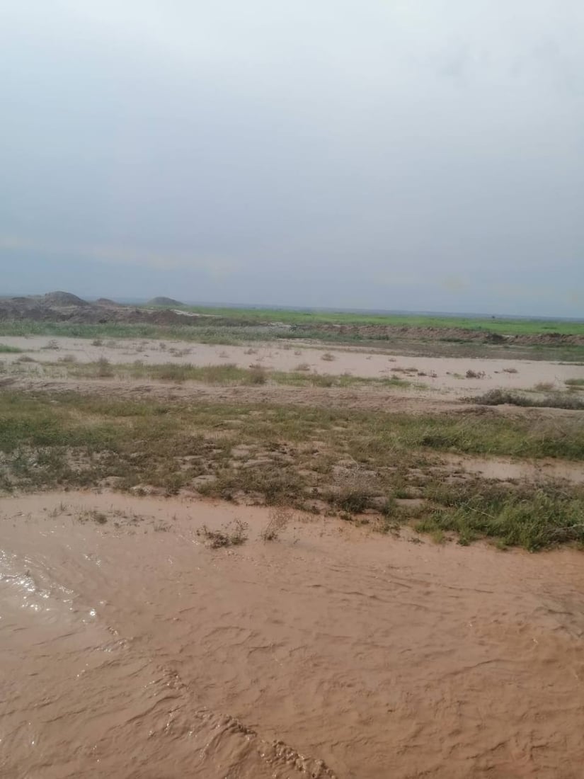 صور: السيول الإيرانية أحيت أنهار “سراق وجزمان” وتم توجيه المياه لري حقول واسط