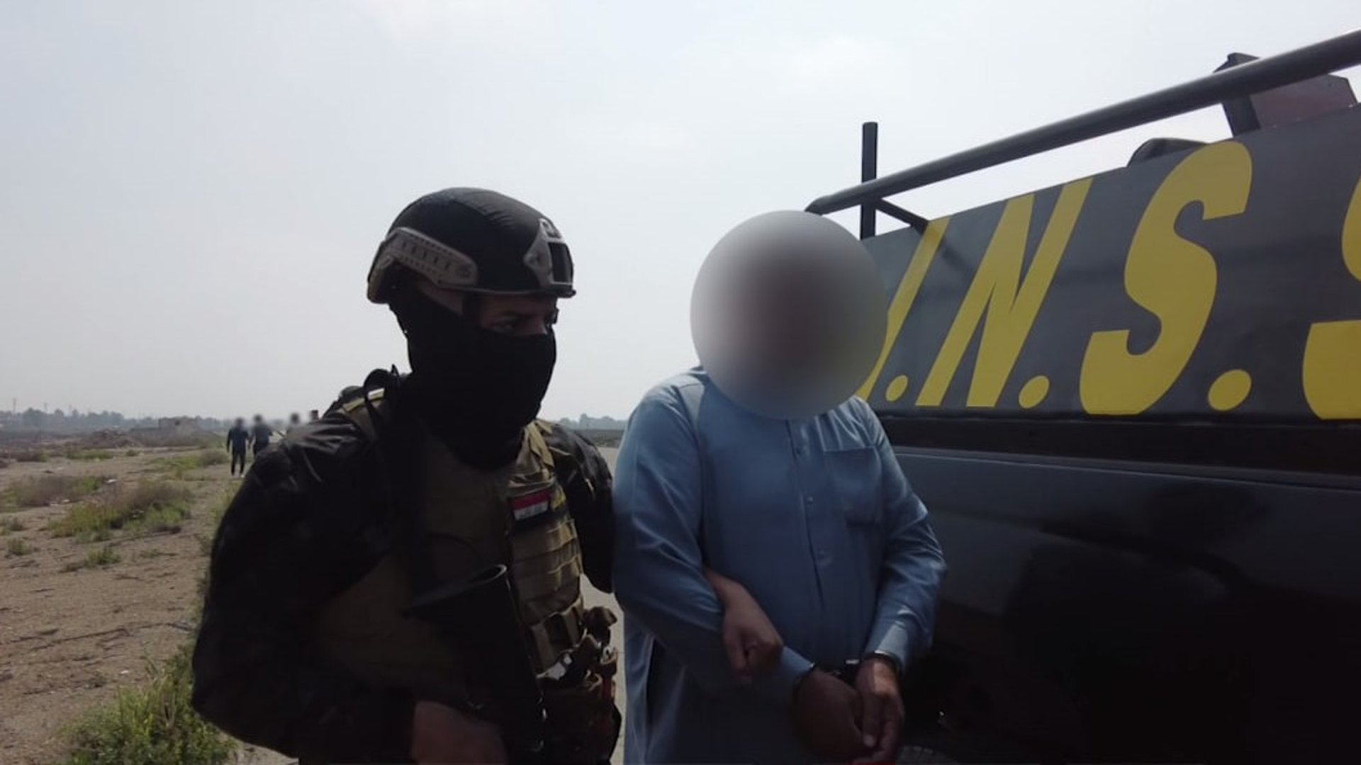 شاهد: الأمن الوطني يستدرج شبكة مخدرات من البصرة إلى بغداد.. بحوزتهم 6 كغم كريستال
