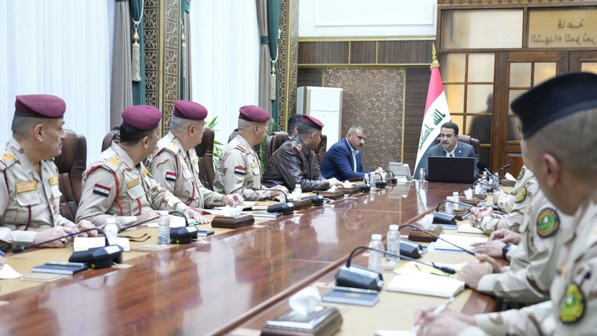 السوداني يجتمع بكبار قادة الجيش لمناقشة الخطة الأمنية في بغداد