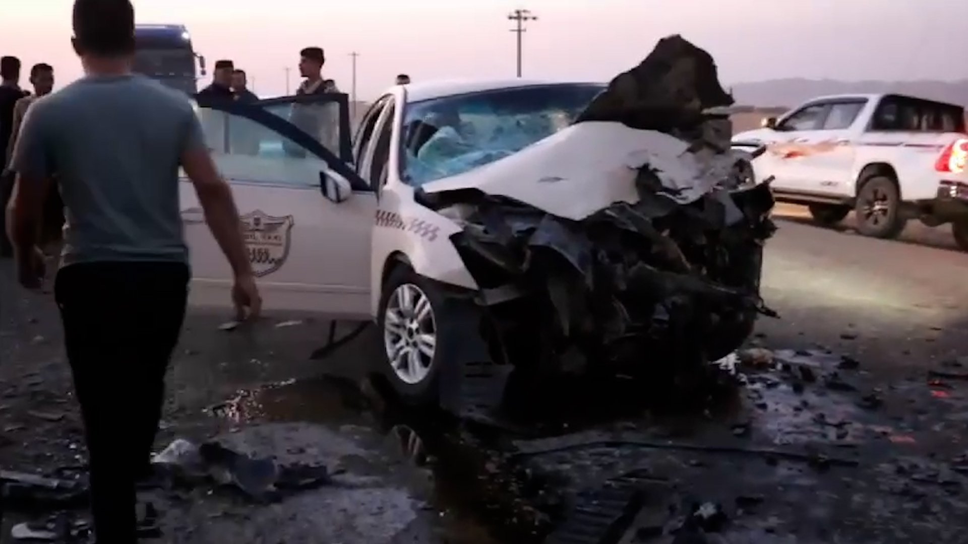 فيديو: حادث مدمر في طوزخورماتو يوقع قتيلين و6 مصابين