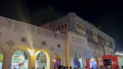 شاهد: النيران تلاحق أسواق أربيل مرة أخرى.. حريق يلتهم سوق القيصرية قرب القلعة