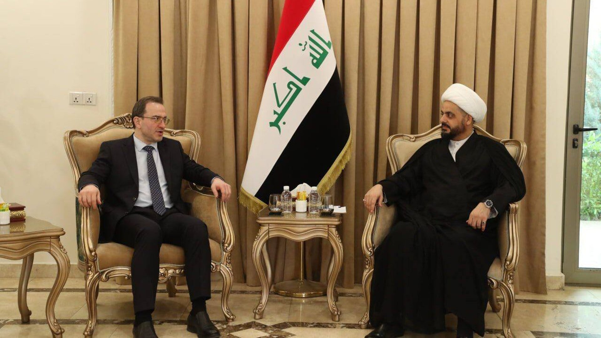 قيس الخزعلي للسفير الروسي: العراق يشهد استقراراً أمنياً وسياسياً بفضل حكومته الوطنية