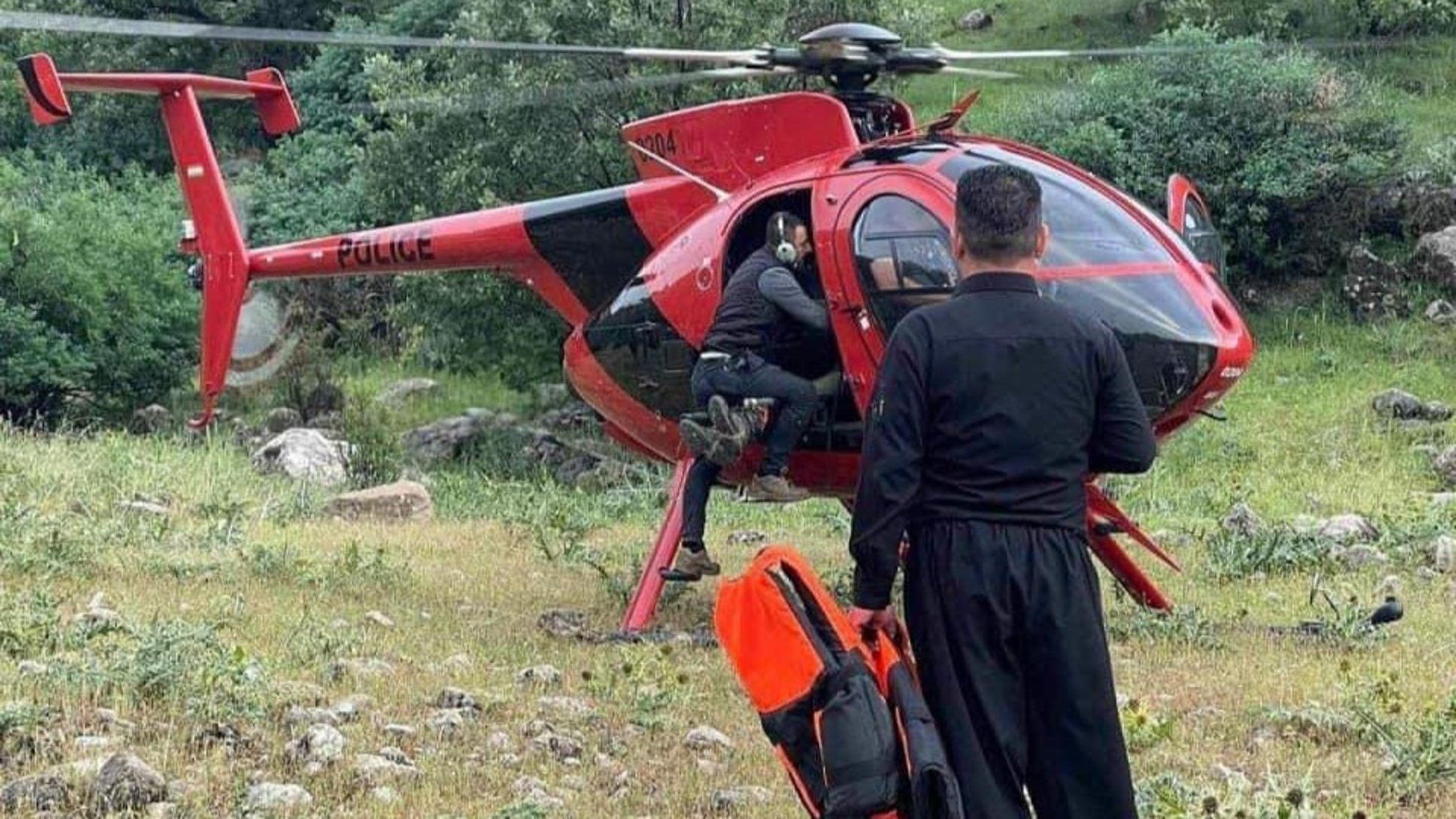 صور: هليكوبتر السليمانية نقلت الجثث.. 4 متسقلي جبال جرفتهم 