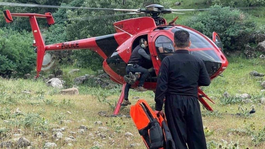 صور: هليكوبتر السليمانية نقلت الجثث.. 4 متسقلي جبال جرفتهم “سيول صعبة”