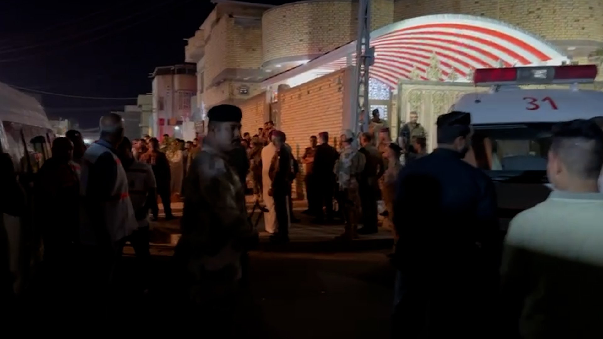 فيديو من أمام منزل مجزرة البصرة: وصل الجيش واستعدادات لإخراج الجثث