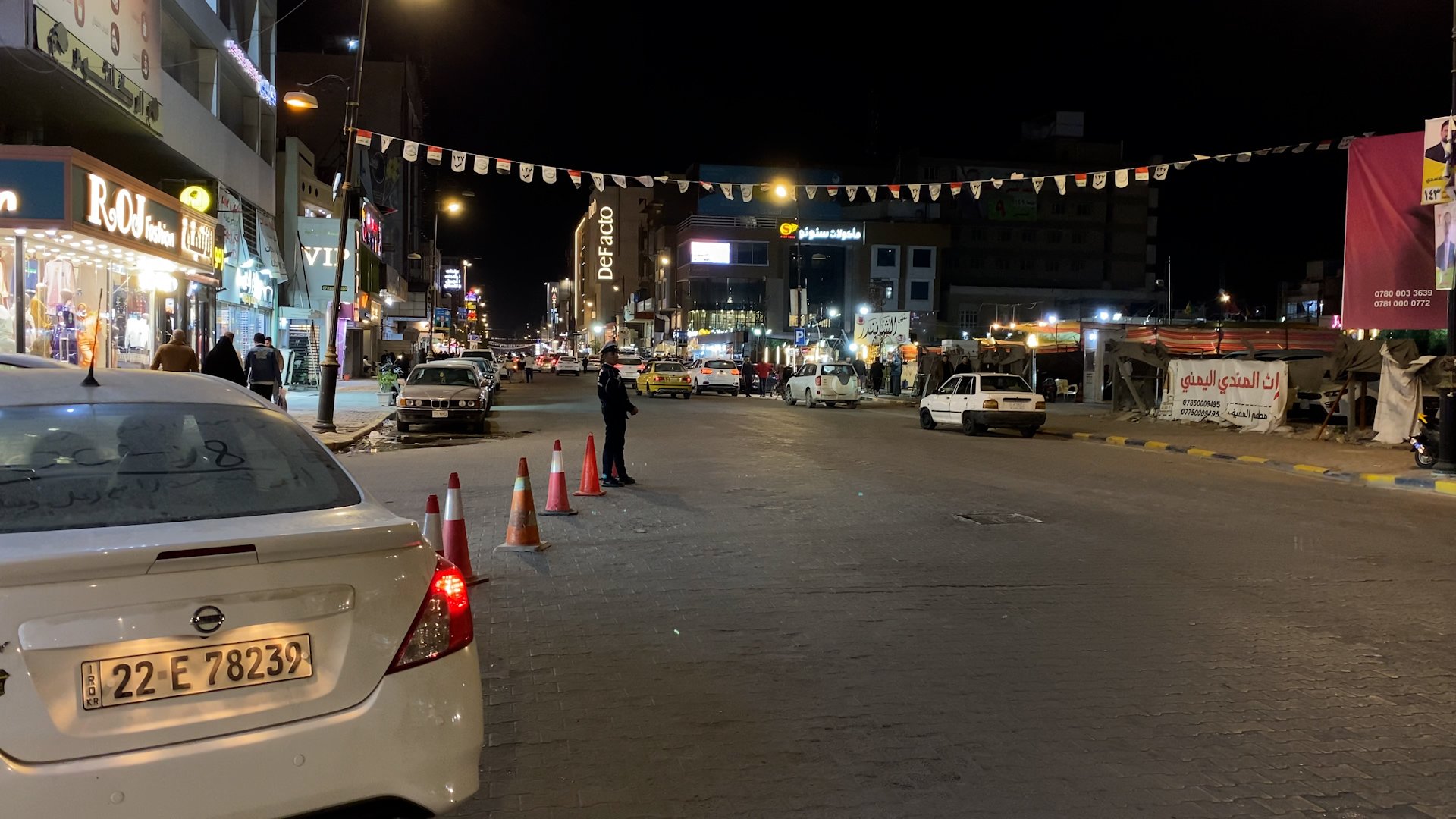 فيديو من حياة الليل في شارع الروان الشهير.. وزائر من الشرقاط معجب بتطور النجف