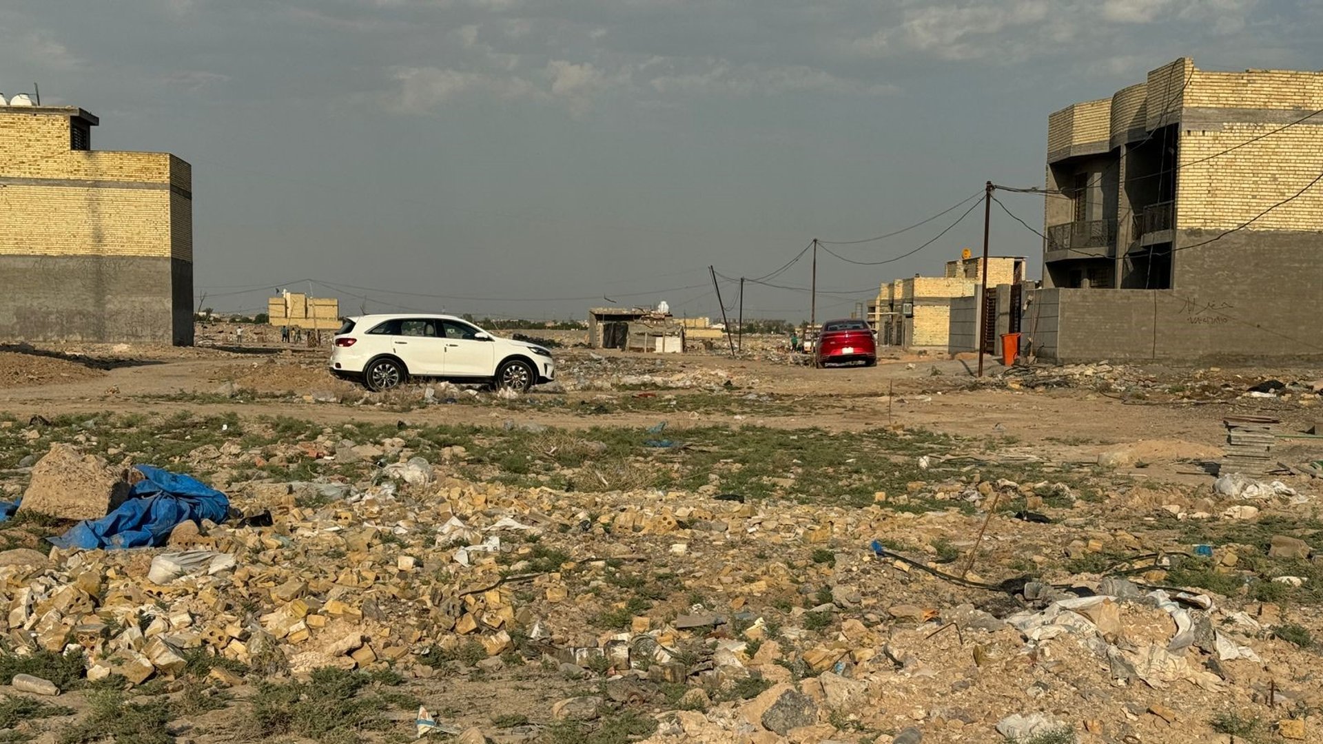 حي بغدادي ينادي الجهد الخدمي عبر 964: نحن هنا وحدنا منذ 2001 (صور)