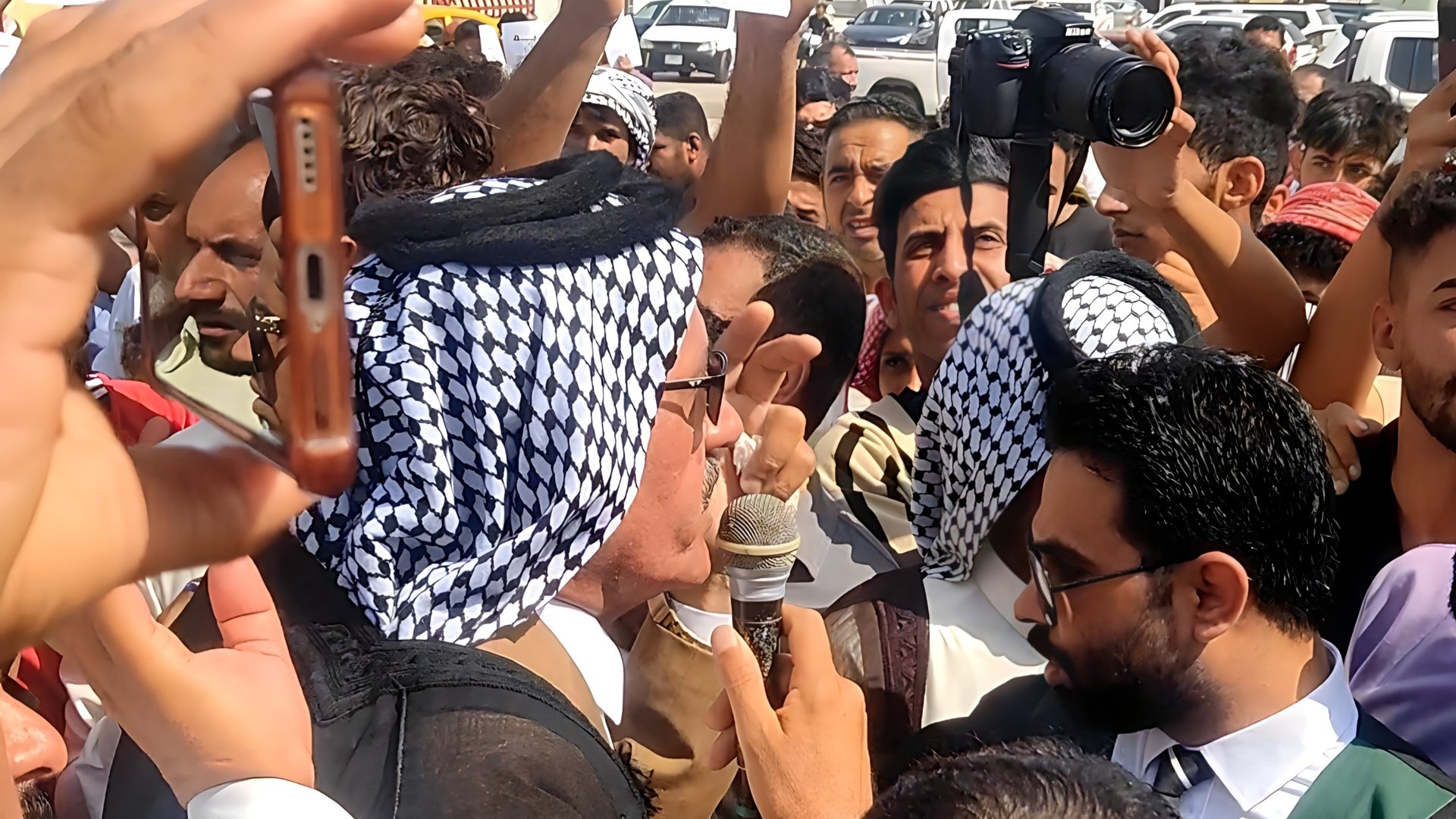 عاشر تظاهرة ضد قائمقام المهناوية: لماذا يحكمنا 20 عاماً؟ (صور)