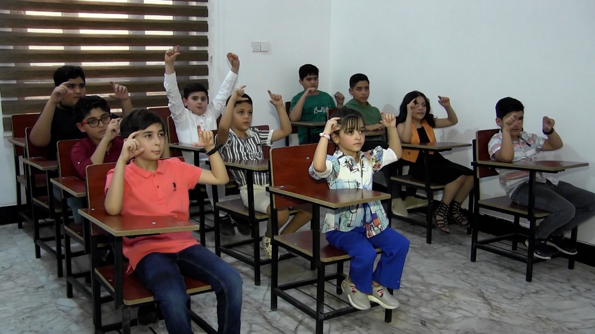 فيديو: تجربة جديدة في الرمادي.. بنات وفتيان يقضون يوم العطلة في الأكاديمية"