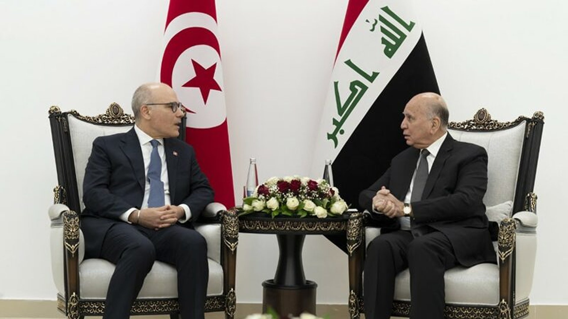 تطوير الاقتصاد عبر السياحة بين العراق وتونس.. لقاء بين وزيري الخارجية