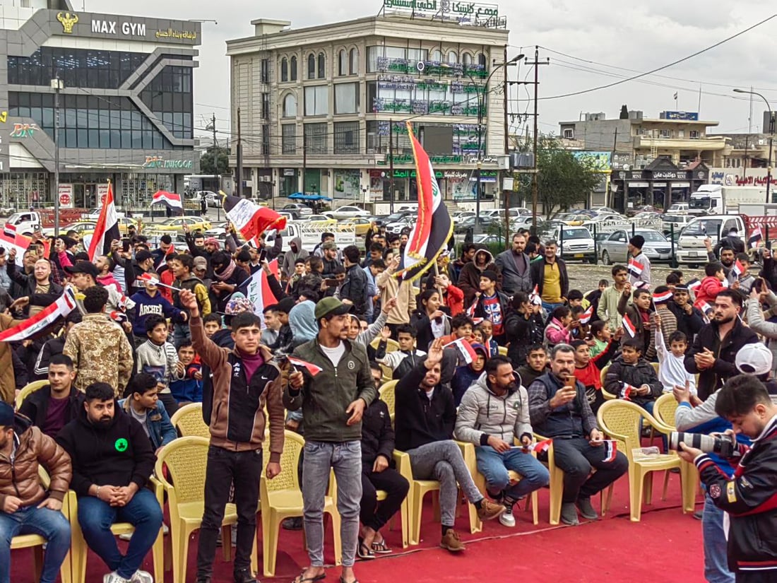 صور من الموصل الآن.. الجمهور تجمع في بارك “المثنى” والبلدية نصبت شاشة عملاقة