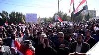 فيديو: معلمو الزبير يغلقون المدارس ويعلنون الإضراب الع...