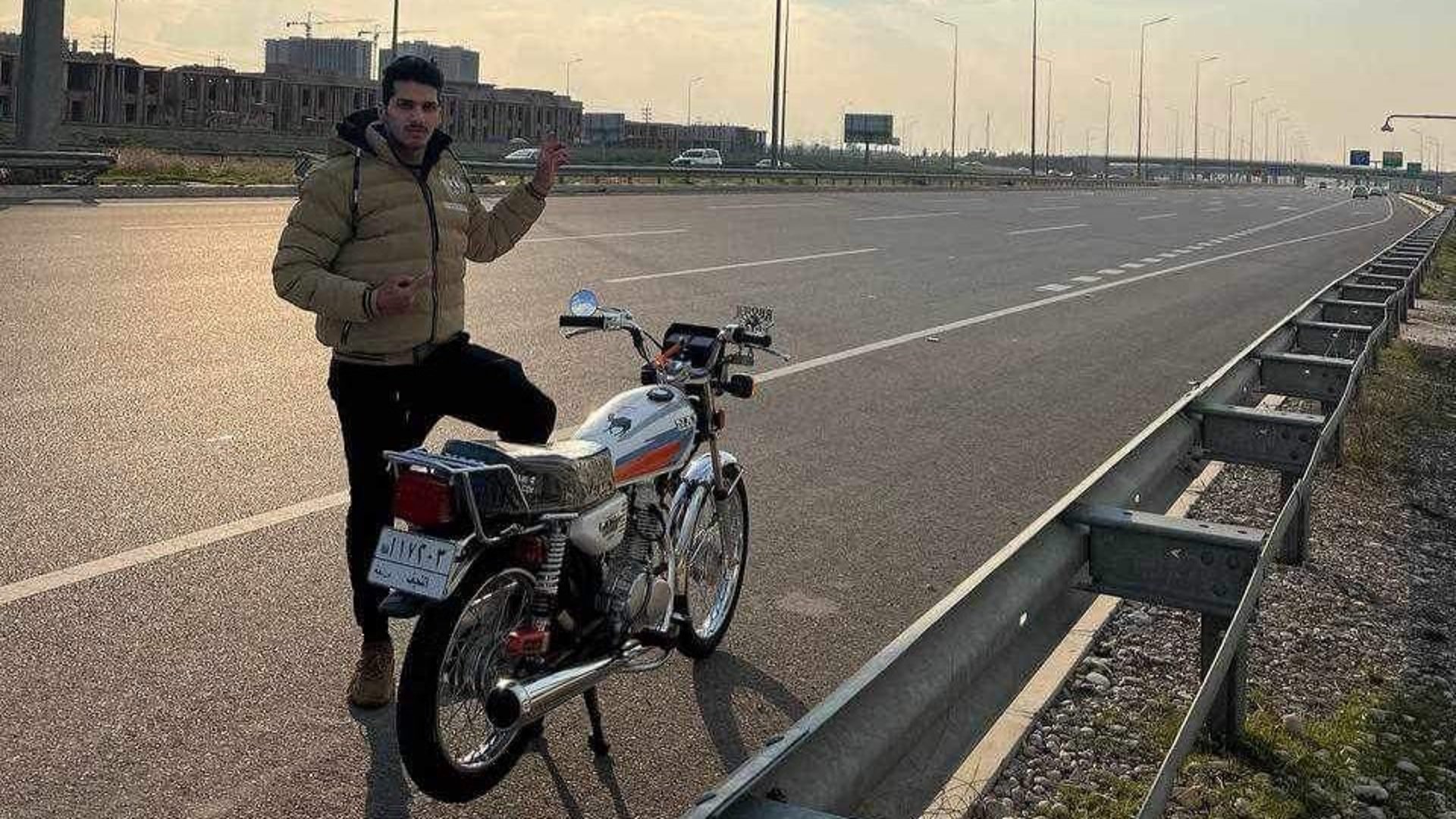 صور: رحلة أمير على دراجة إيرانية من النجف إلى أربيل ثم السليمانية فالعودة!