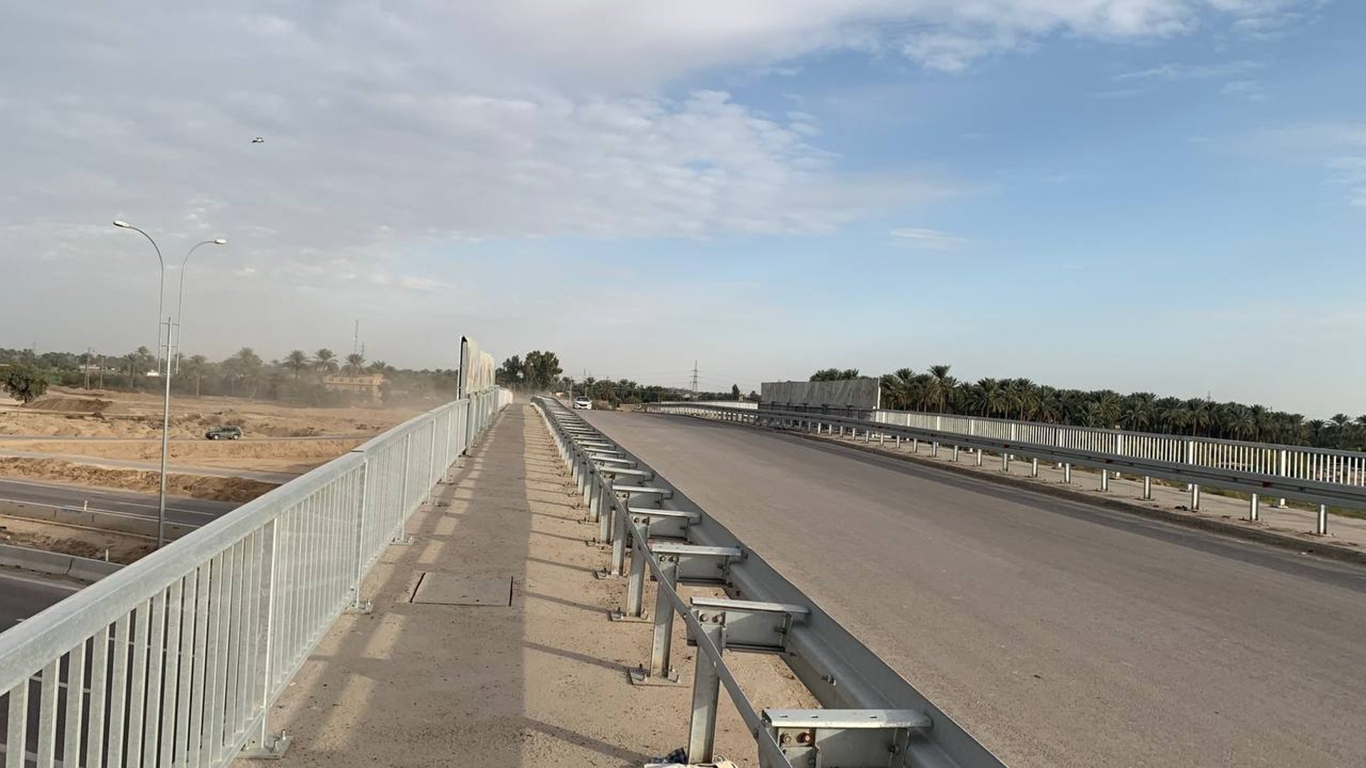 دخل الخدمة قبل أن يكتمل.. جسر الـ37 بدأ يربط الخميسة بناحية الرشيد في بغداد