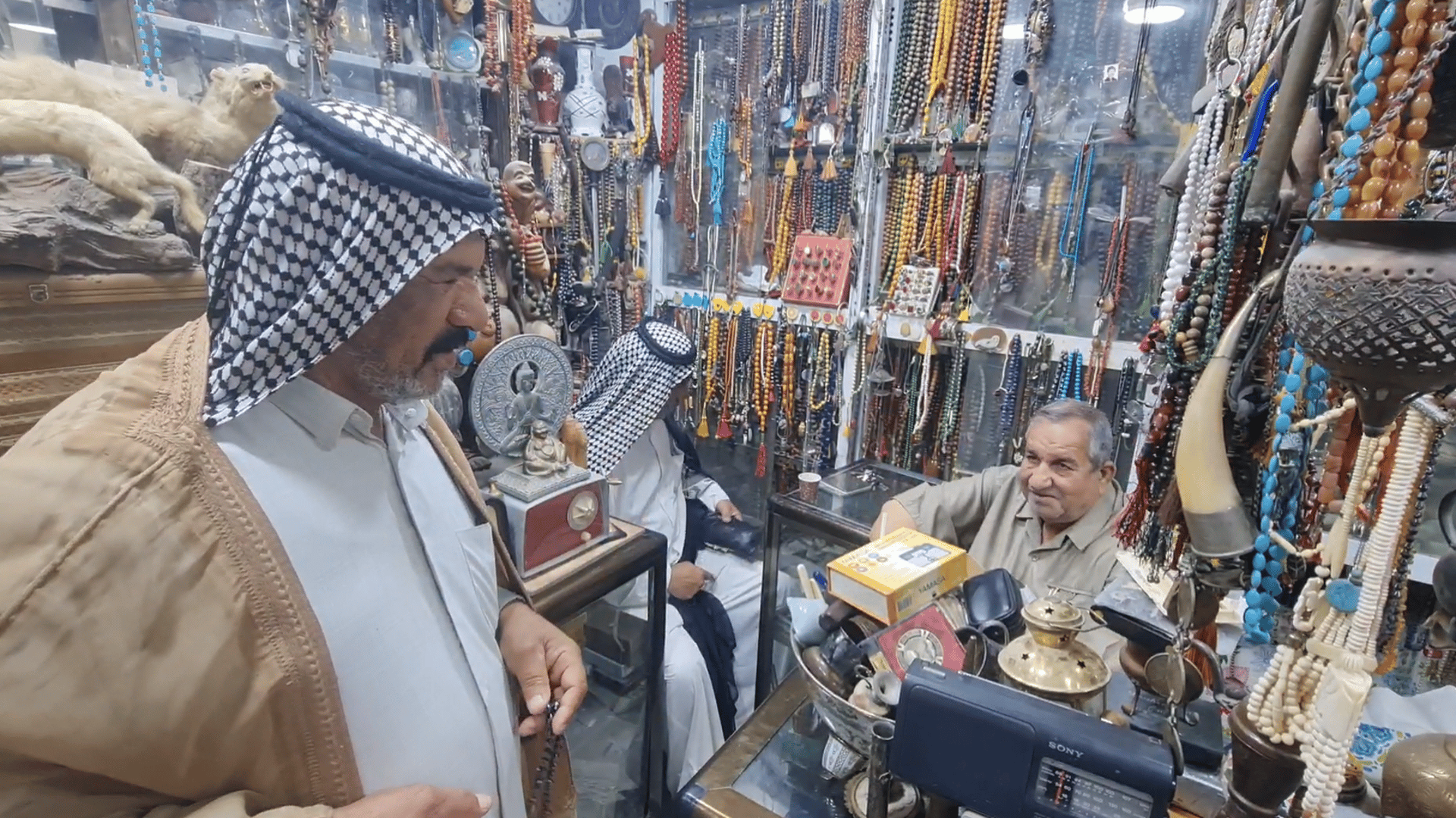 شاهد من السماوة: أول دولار أميركي.. وخنجر “عفج” الشهير والكثير من ...