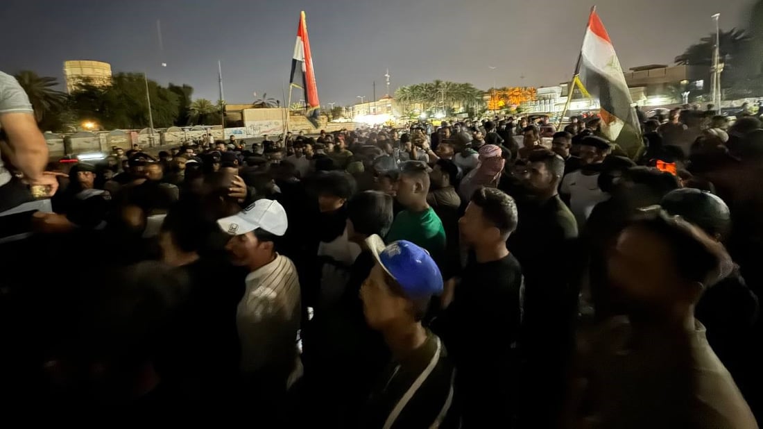 متظاهرو الكوت يوسعون مطالبهم بإقالة قائد الشرطة على خلفية صدامات الأحد (صور)