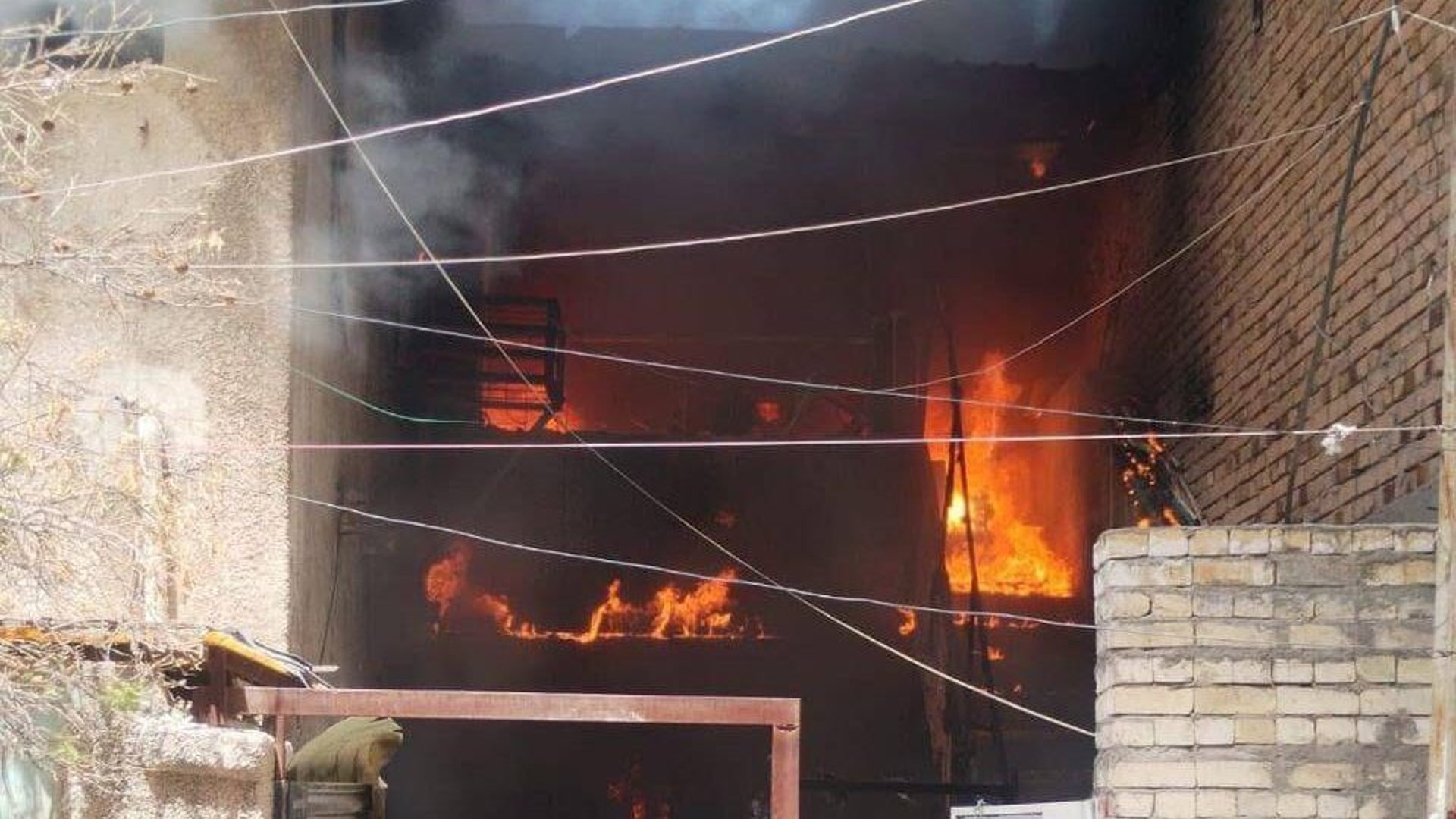 تماس كهربائي يتسبب بحرق منزل في الجادرية ومصرع 6 أشخاص داخله (صور)