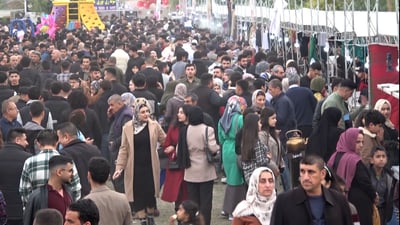 فيديو: مدينة كفري تنظم بازاراً لتشجيع الإنتاج المحلي وتعجز عن إحصاء الحضور