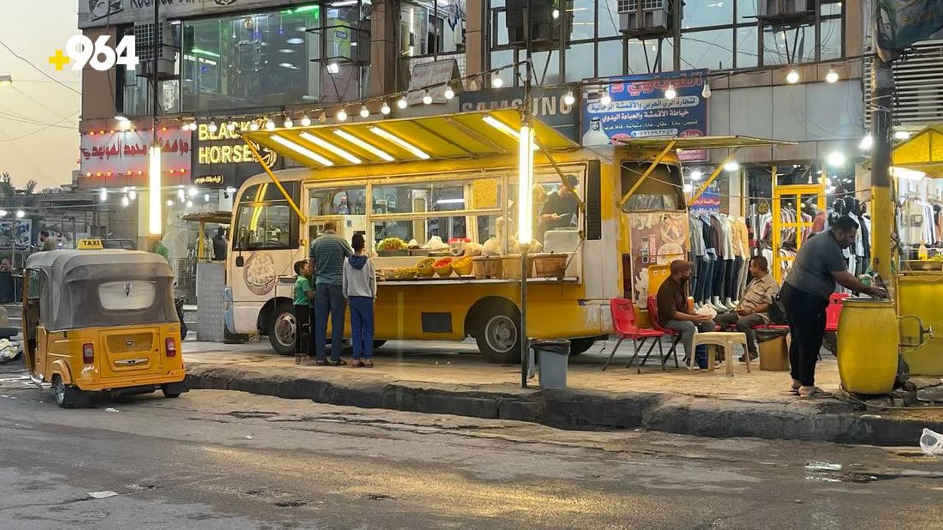 Food stall in Sadr City converts to a bus after municipality torubles