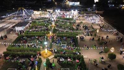 صور: العيد ليلاً في المحمودية.. لا نذهب إلى بغداد كثيراً فالمتنزهات “تتطور وتتطور”
