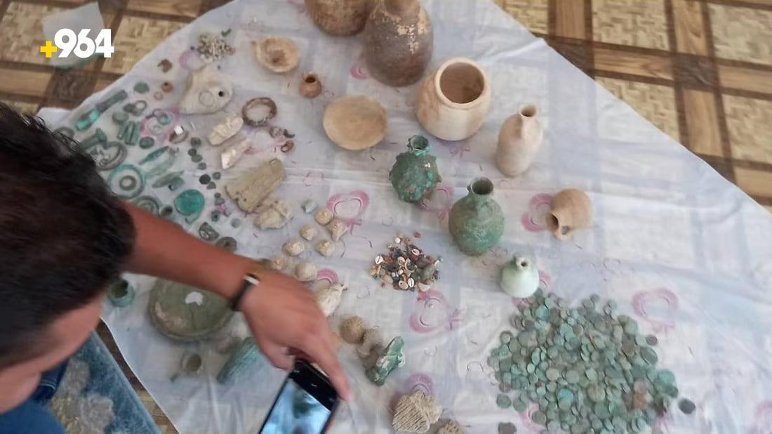 Locals in Najaf hand over archaeological artifacts to police