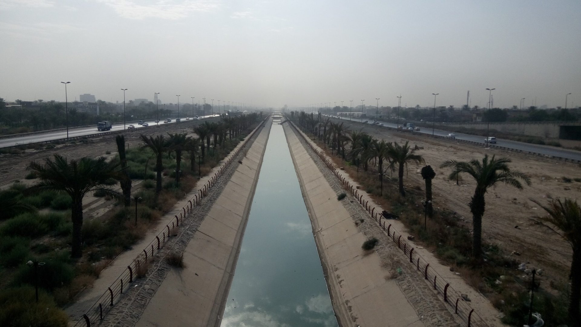 الموارد تعلن تطهير جميع المبازل شرق القناة في بغداد