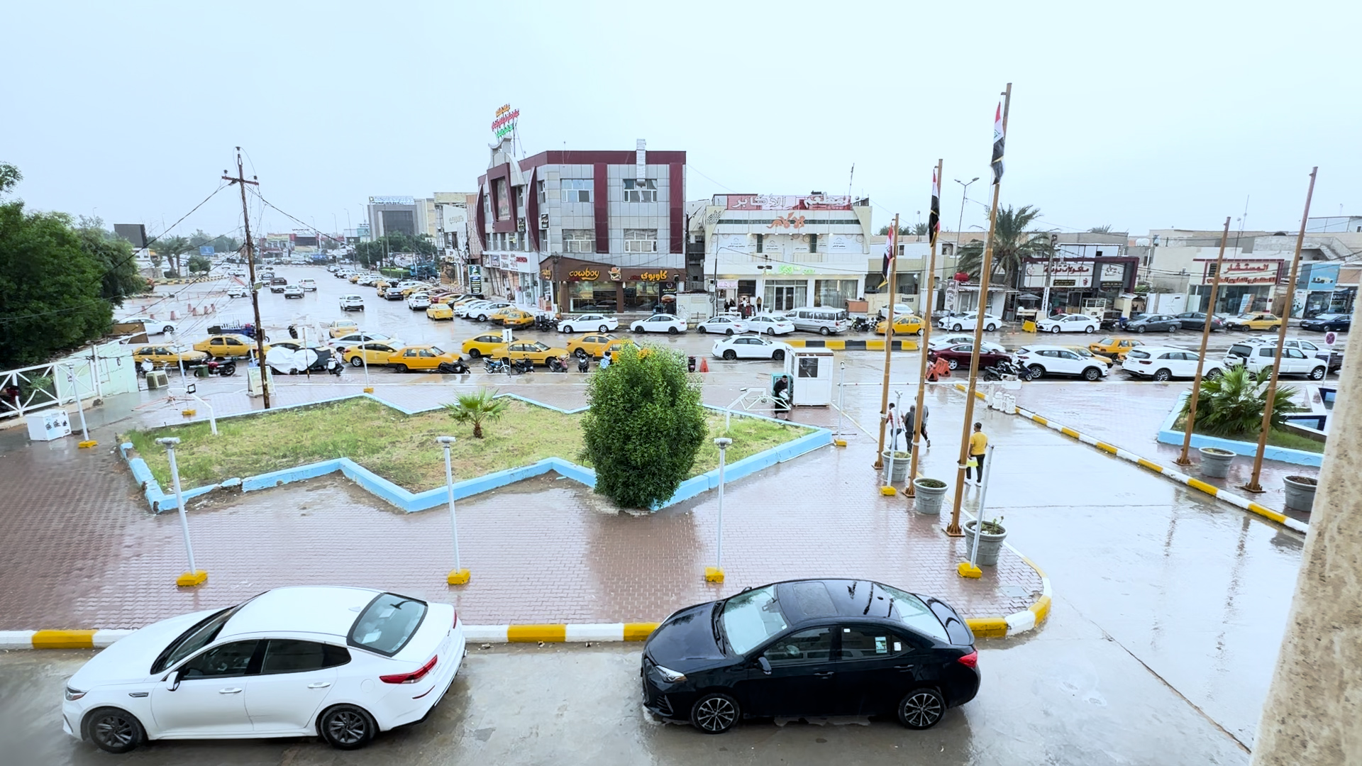 فيديو: الديوانية استيقظت على الزخة الأولى.. الشتاء بدأ والأمطار الرعدية ستستمر