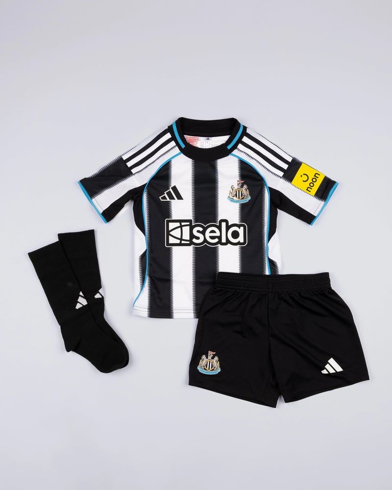 Kinder Newcastle United 2025/26 Heimset