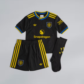 Kinder Manchester United 2025/26 Drittes Set