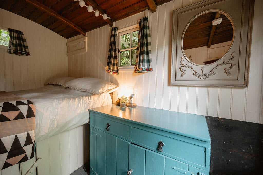 Pip sleeping hut interior