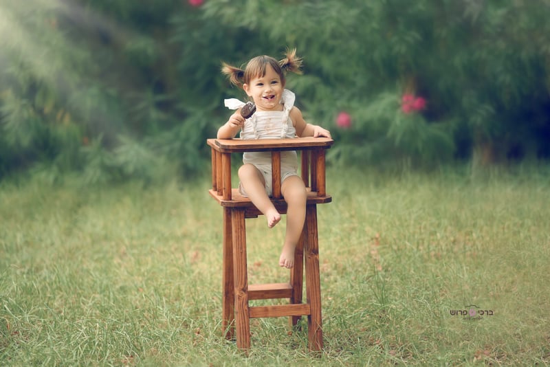 מתוקן כסא אוכל מוקטן עם לוגוcopy