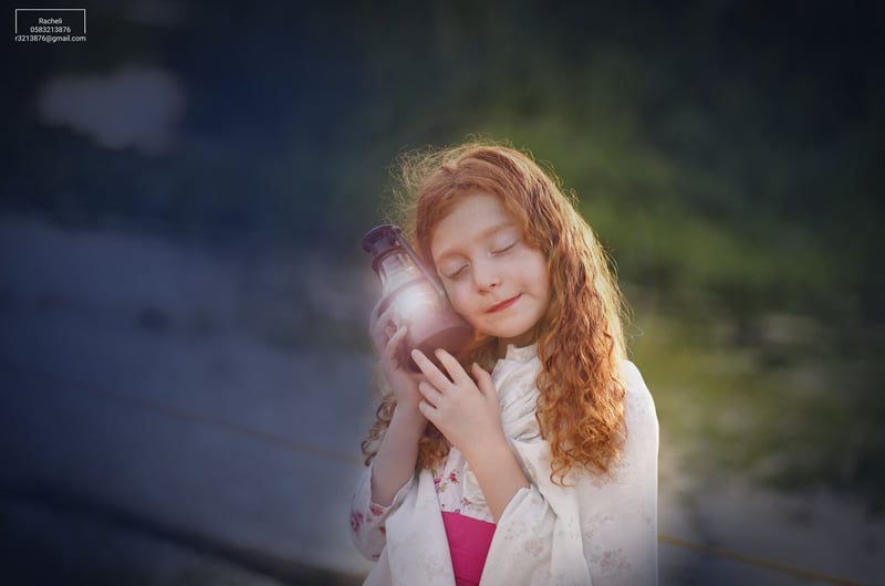 צילום רחל R Y ילדה ועששית